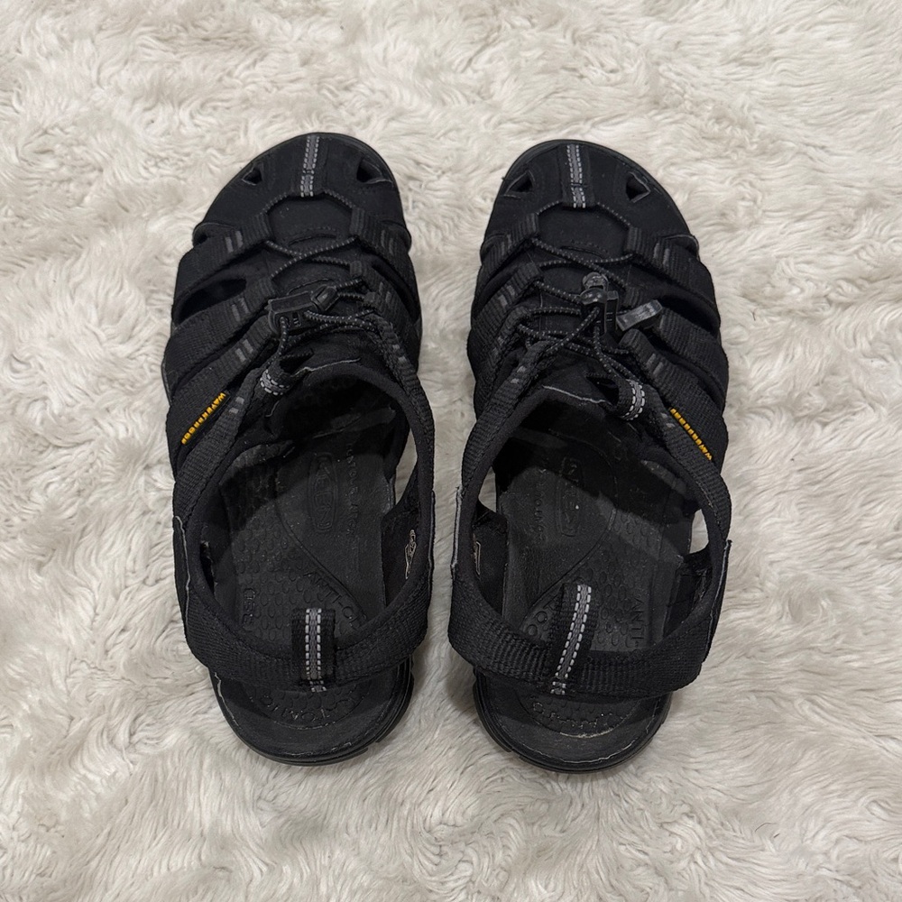 KEEN Clearwater CNX in black a lightweight water shoe Woman’s Size 8 - Picture 4 of 5